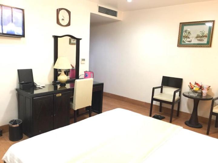 เลคไซด์ 2 โฮเต็ล นามดิญ Hotel Nhu Thuc ภายนอก รูปภาพ
