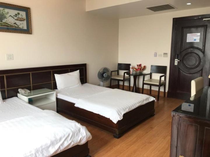 เลคไซด์ 2 โฮเต็ล นามดิญ Hotel Nhu Thuc ภายนอก รูปภาพ